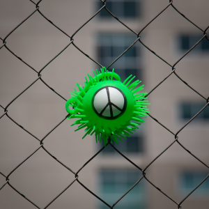 LED Peace Sign Puffer YoYo Ball- Green