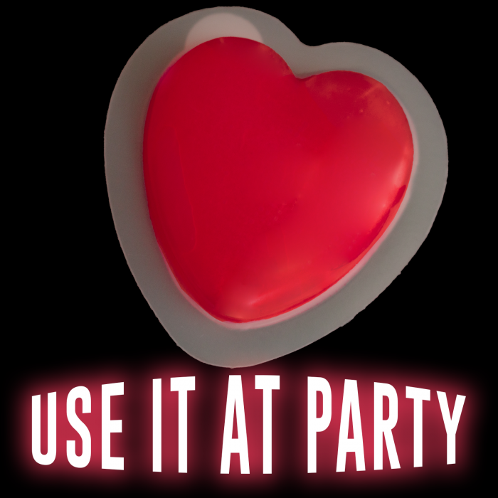 Glow in the Dark Badge Heart - Red