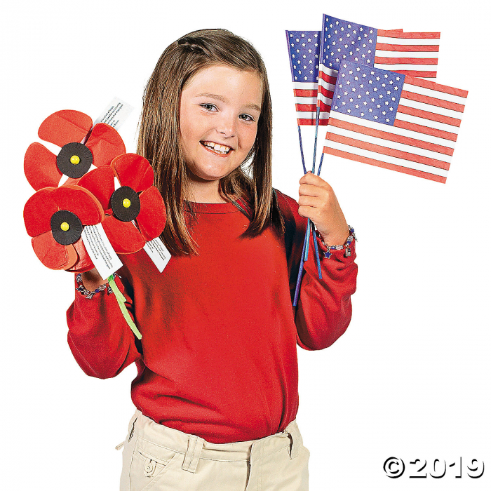 Small Paper Color Your Own American Flags (Makes 12)