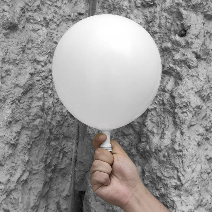 LED Light Up 14 Inch Blinky Balloons - White